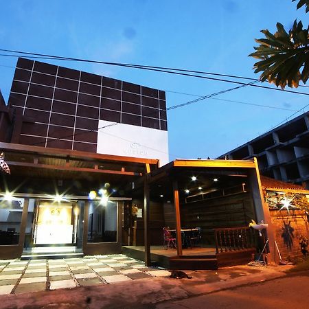 Easton Kuta Homestay Екстериор снимка
