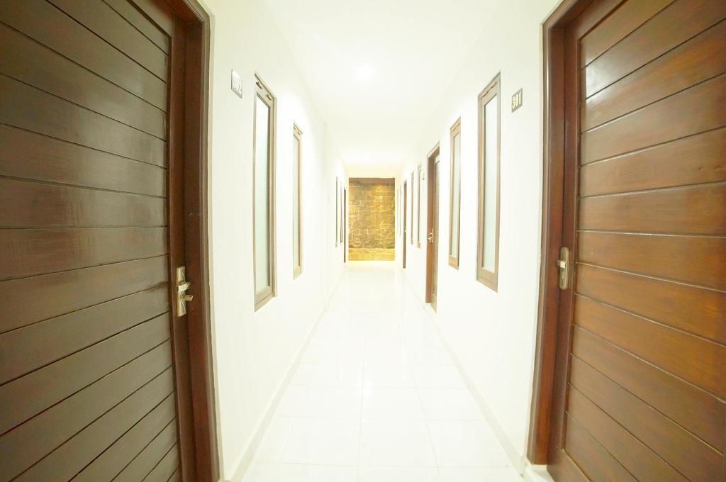 Easton Kuta Homestay Екстериор снимка