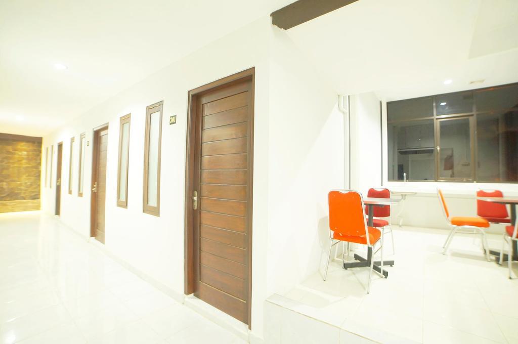 Easton Kuta Homestay Екстериор снимка