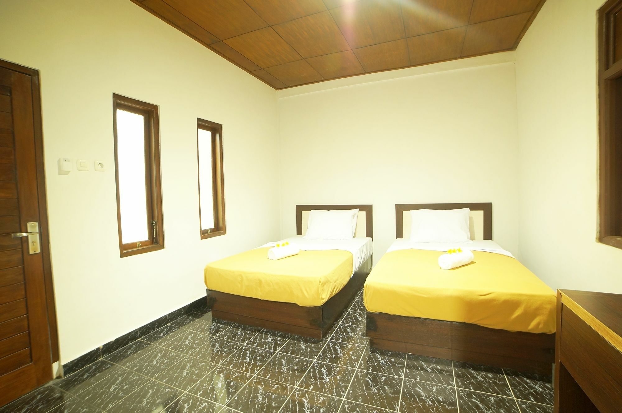 Easton Kuta Homestay Екстериор снимка